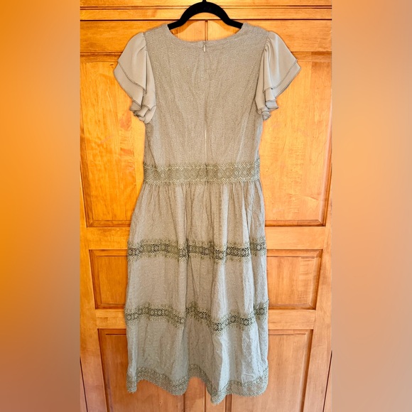 Bohme Tiered Embroidered Midi Dress Size Small - Picture 2 of 8